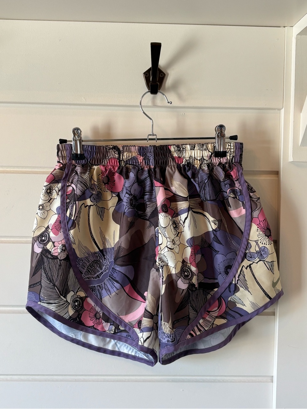 Nike Womens Purple/Pink Floral Dri-FIT Athletic Running Shorts sz S
